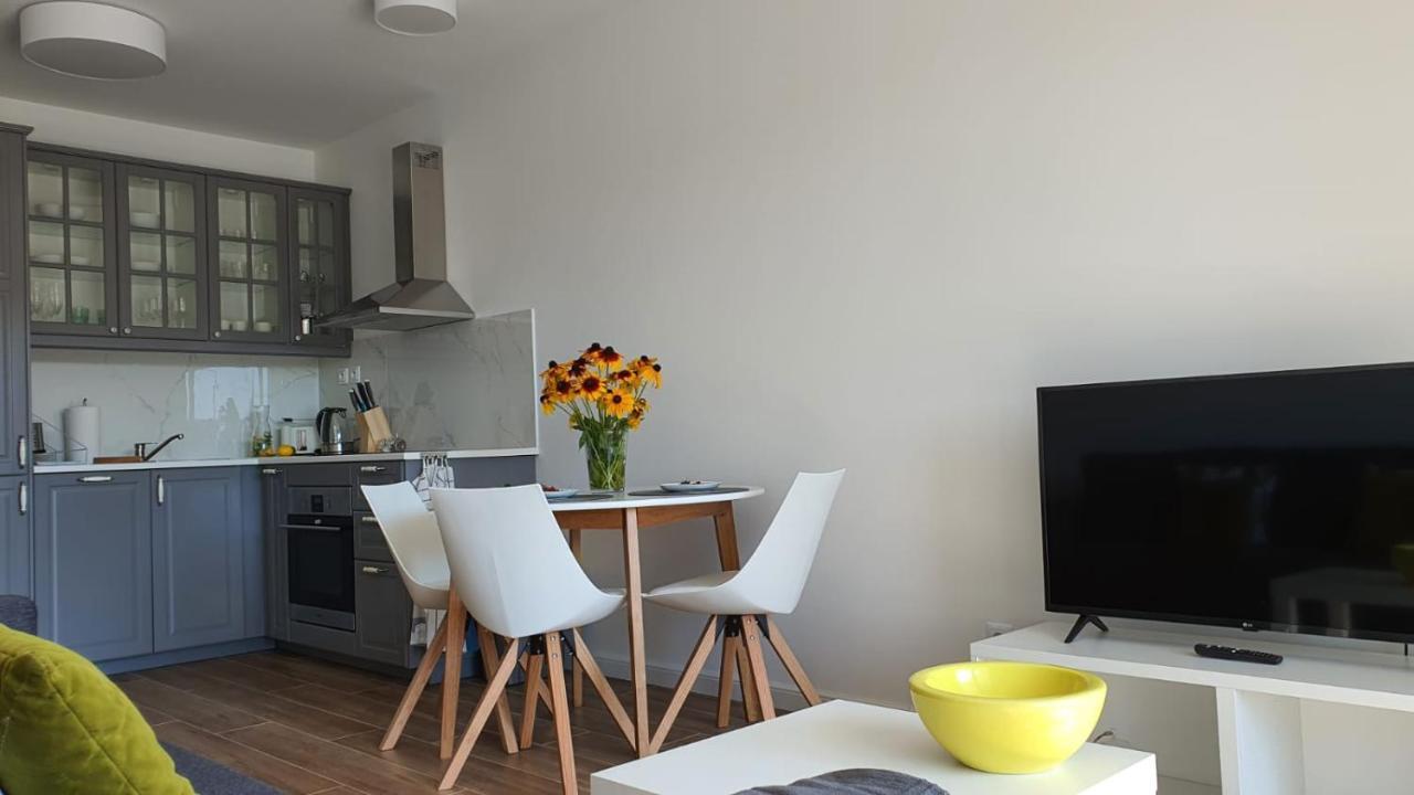 Apartment Ii *